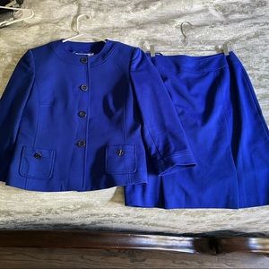 Royal blue Tahari suit set, size 6